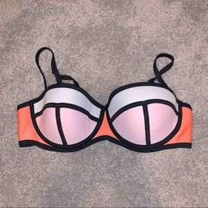 Triangl Bikini Top